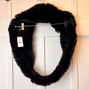 Saks Fifth Avenue Black Faux Fur Trim Scarf Loop NWT Mob Luxe Rich Auntie Luxury
